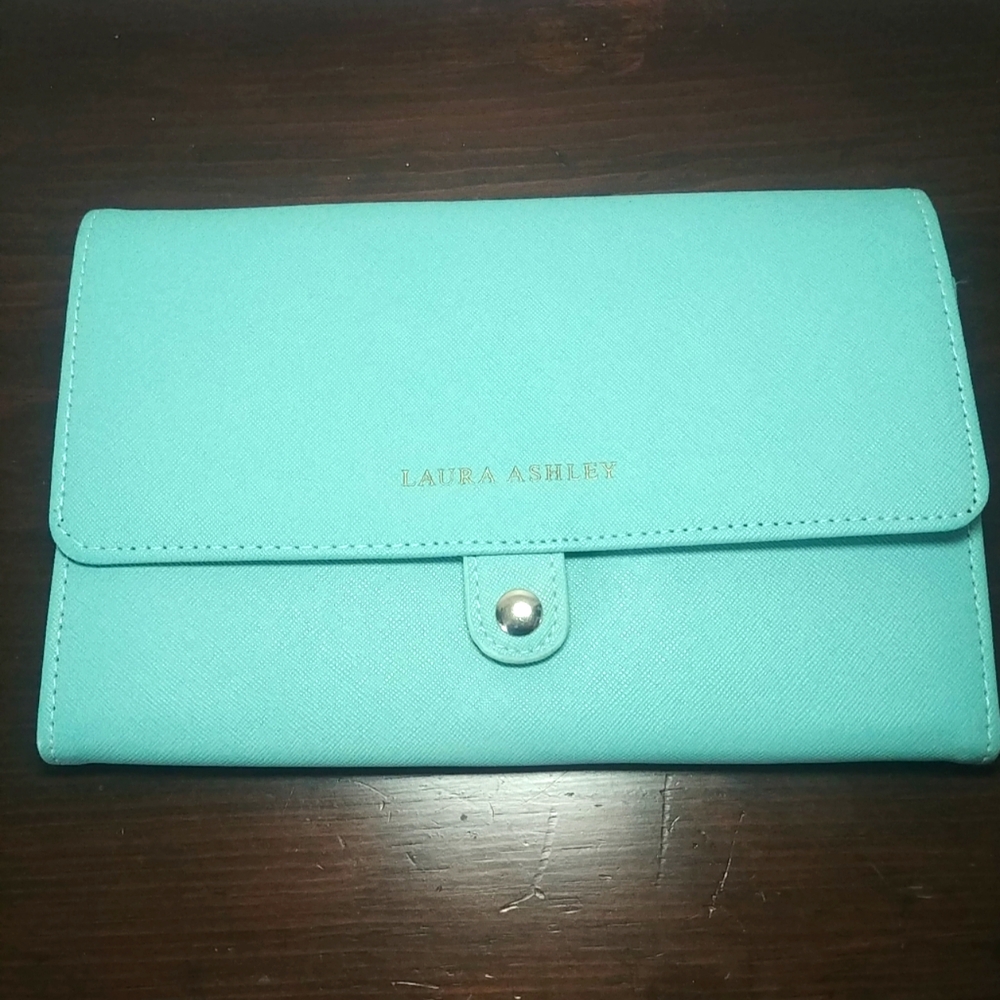 Laura Ashley Womens Green Casual Travel Passport Wallet Clutch Organizer